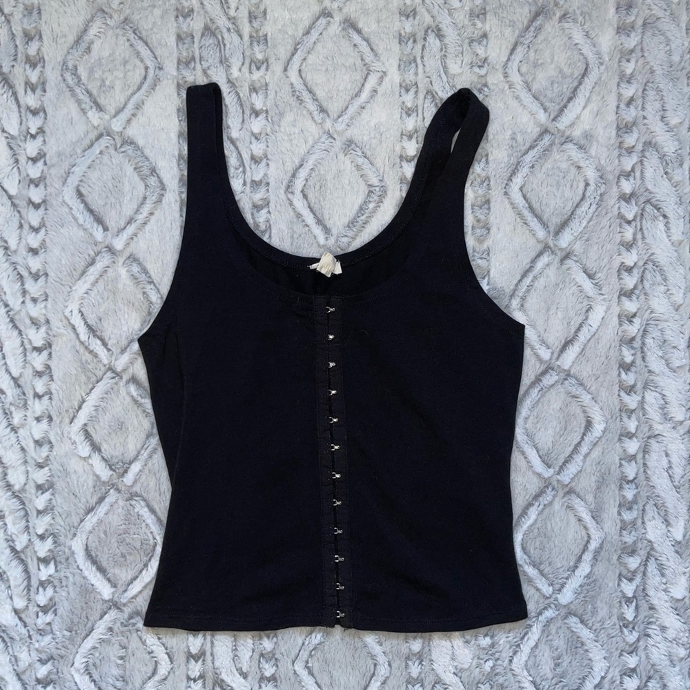 Garage Clasp Tank